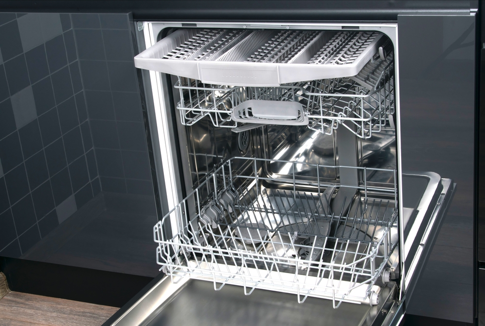 Comment installer un lave-vaisselle encastrable en hauteur ?